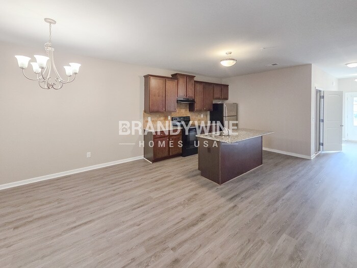 Building Photo - 1930 Old Dogwood