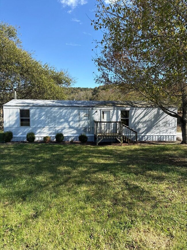 Building Photo - Peaceful 2-Bedroom Home with Scenic Views in Sparta