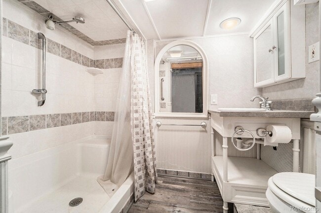 Building Photo - 2716 Van Alstyne St