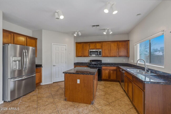 Building Photo - 9444 W Hubbell St