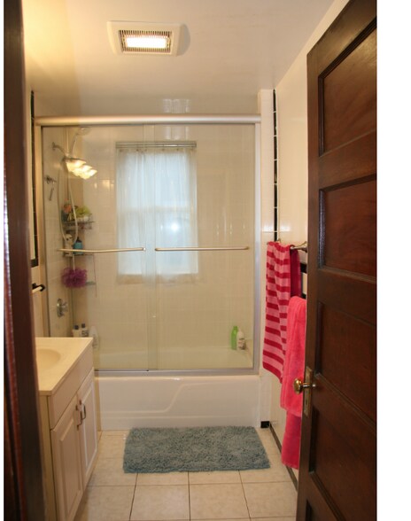 Building Photo - 54 Hobson St