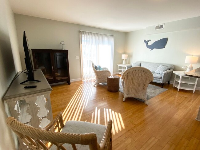 Building Photo - OCEAN VIEW OF THE SUNRISE AND SUNSET!!!