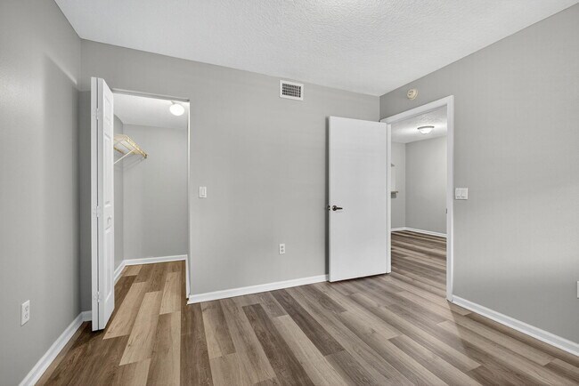 Building Photo - 3770 N Jog Rd
