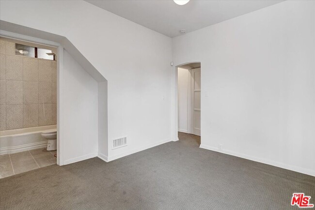 Building Photo - 7450 Palo Vista Dr