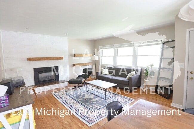 Building Photo - 1829 Duffield Dr NE