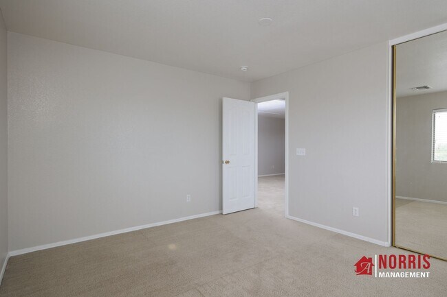 Building Photo - Beautiful Large Home in Casa Grande