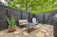 Building Photo - 3625 Woodside Dr