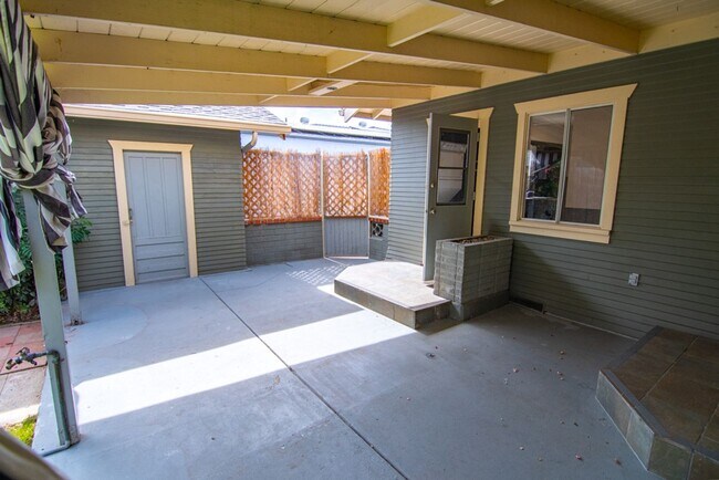 Building Photo - Charming 3-Bedroom Home for Lease in College West, San Diego