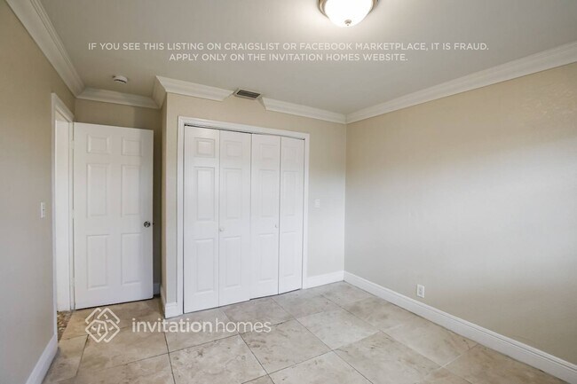 Building Photo - 830 N 10th Ave