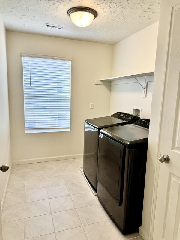 Building Photo - 283 N 1580 W