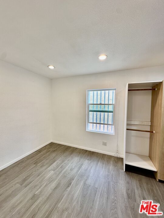 Building Photo - 523 1/2 W 56th St