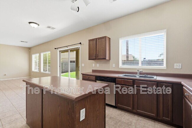 Building Photo - 3061 W Jasper Butte Dr