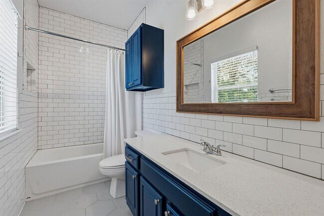 Building Photo - 2720 Oak Springs Dr