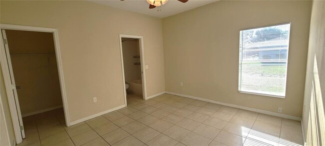 Building Photo - 328 Baccarat Ct