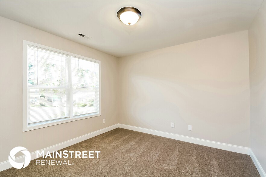 Building Photo - 39 Wood Green Dr