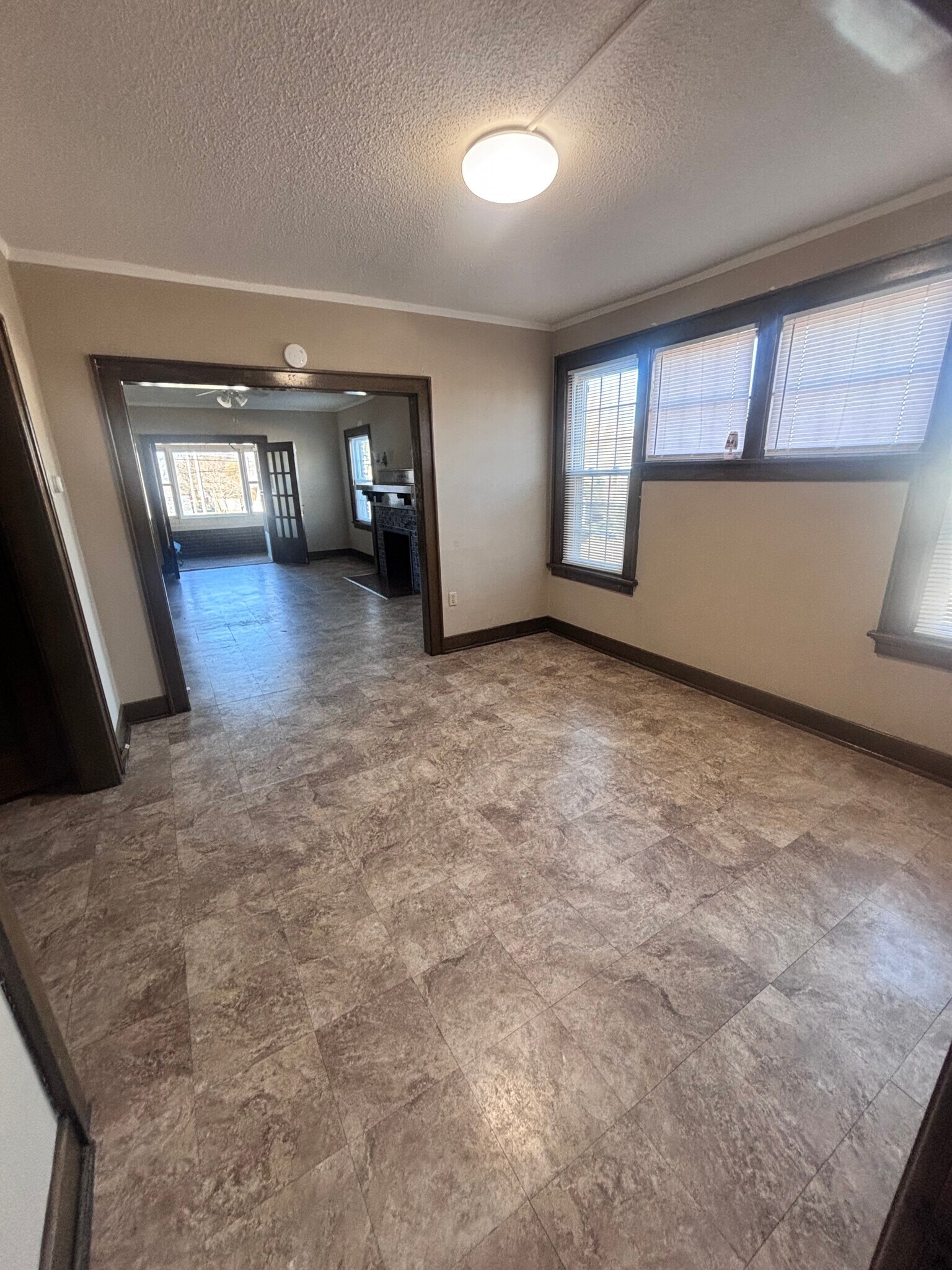 Building Photo - 435 W McKibben St