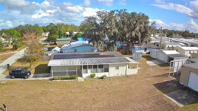 Building Photo - 3930 Country Pl