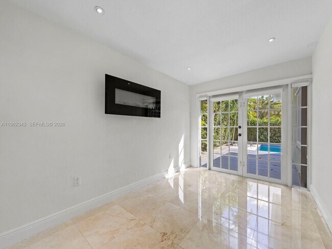 Building Photo - 5940 SW 47th St