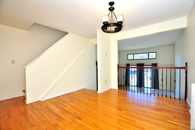 Building Photo - 305 Timber Ln