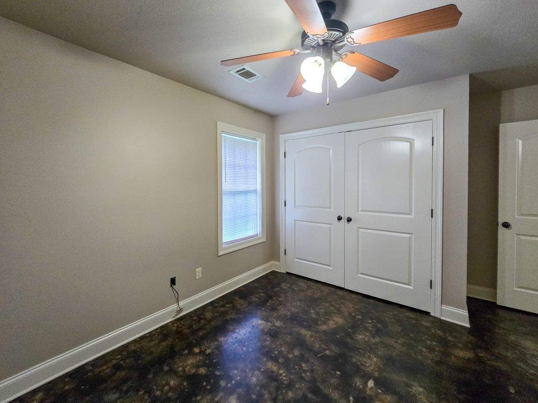 Building Photo - 203 N Bernis St