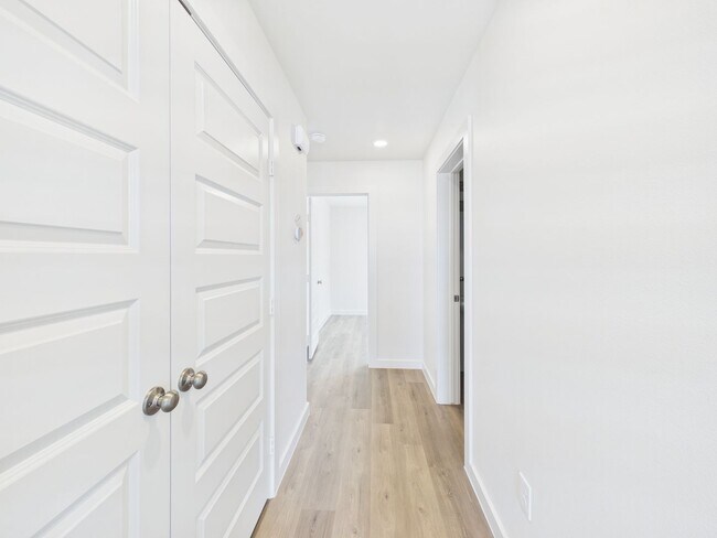 Building Photo - 2801 Ranch House Rd