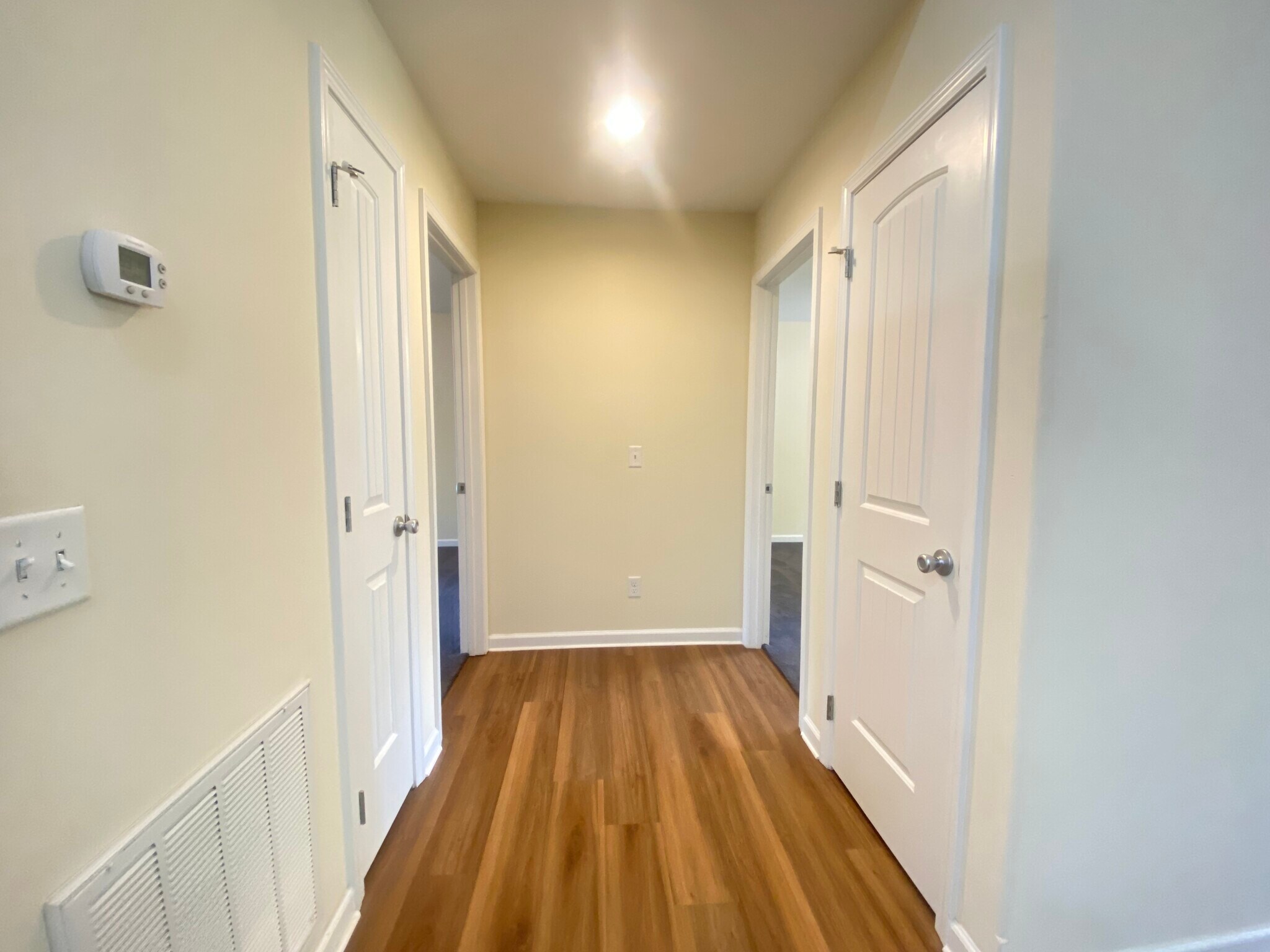 Building Photo - 200 E 14th St