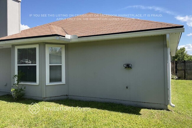 Building Photo - 1800 Northglen Cir