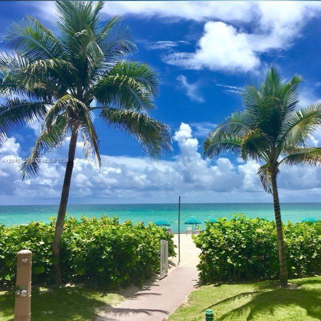 Building Photo - 16500 Collins Ave