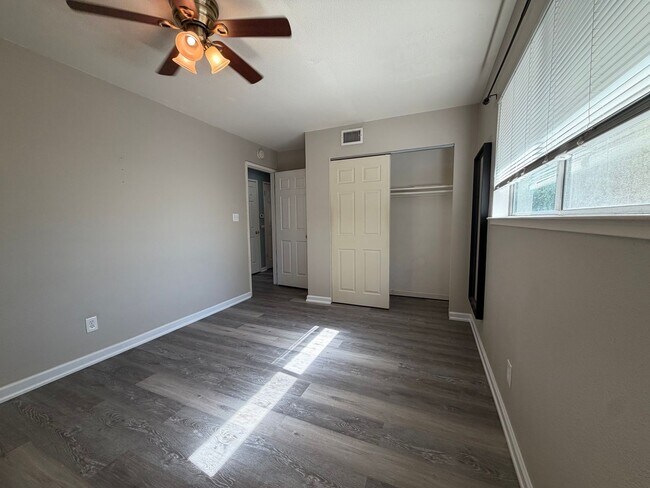Building Photo - 6236 Cavan Dr