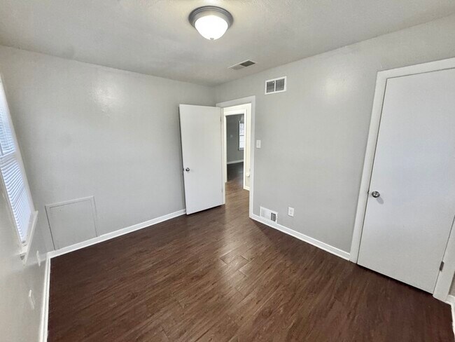 Building Photo - 1754 Danville Rd