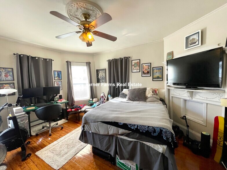 Building Photo - 89 Hillside St