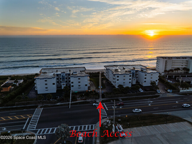 Building Photo - 121 Lancha Cir
