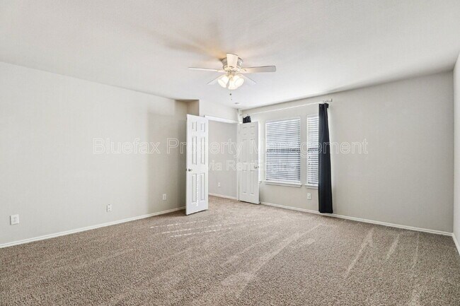 Building Photo - 9639 Shetland Park