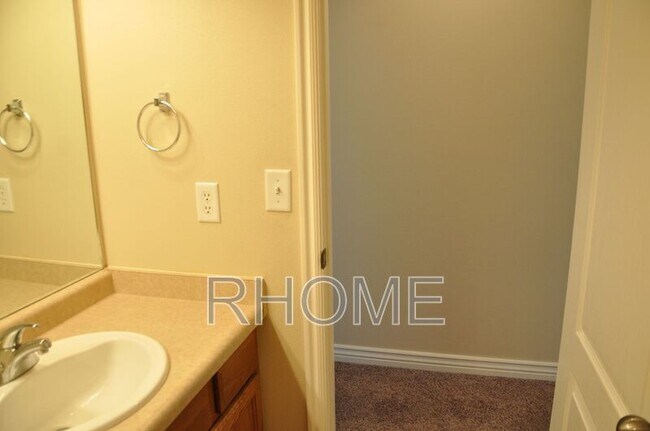 Building Photo - 1705 Westbury Way