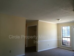 Building Photo - 125 Claybill Dr