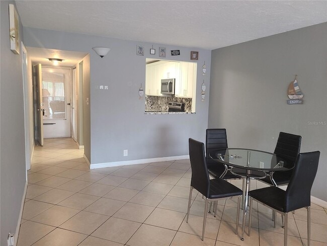 Building Photo - 2763 Woodgate Ln