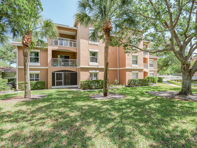 Building Photo - 5060 Fairways Cir