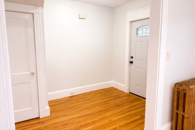 Building Photo - 14 Walter St