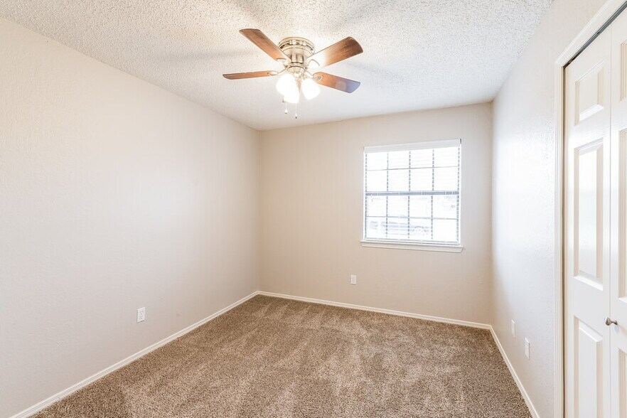 Building Photo - 4008 Shackelford Dr