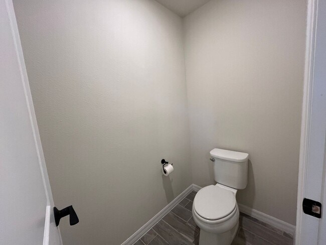 Building Photo - 5625 Cedar Chase Dr