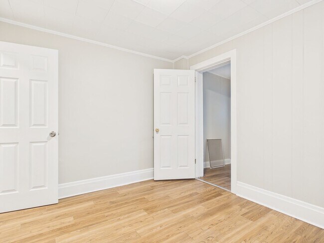 Building Photo - 3 Bedroom on Dunkle St.