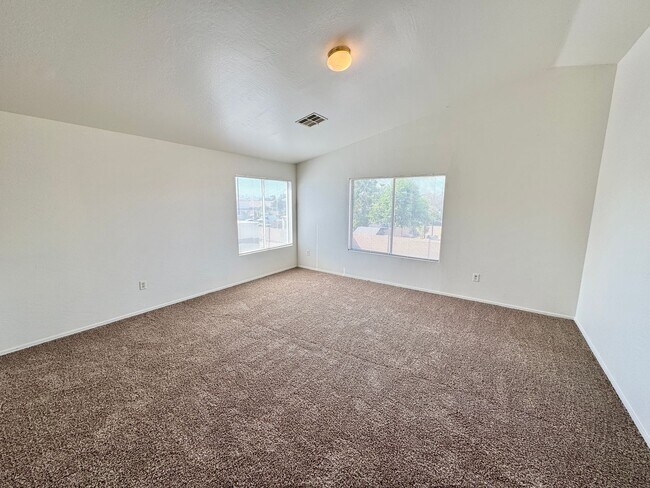 Building Photo - 12214 W Apache St