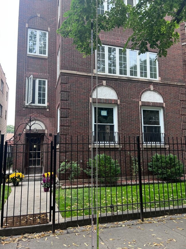 Building Photo - 7431 S Chappel Ave