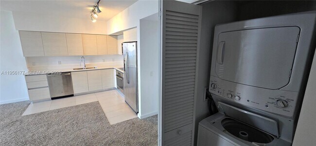 Building Photo - 4250 Biscayne Blvd