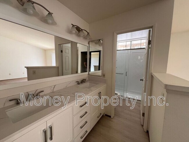 Building Photo - 1766 Bristol Ct