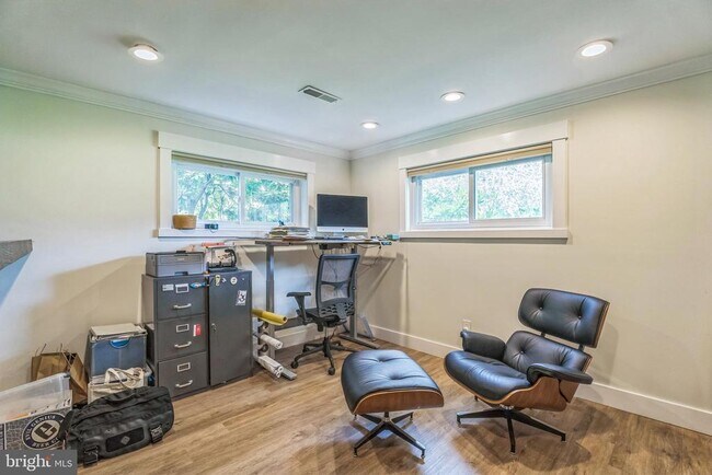 Building Photo - 76 S Forge Manor Dr