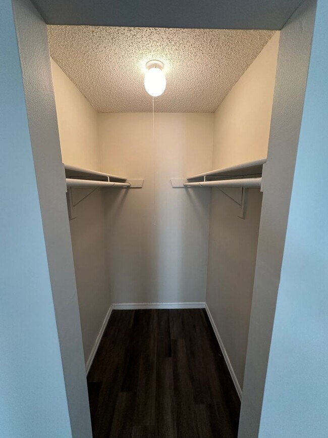 Building Photo - MOVE IN SPECIAL- Lovely 2/2 Duplex Home for Rent in St. Cloud