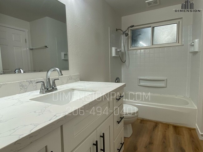 Building Photo - Covington Gem – Spacious 4BR/2BA Remodeled Home!
