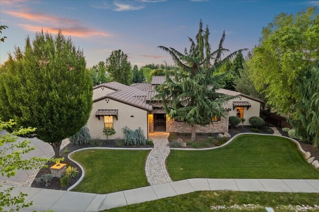 Building Photo - Resort Living in Desirable Eagle Idaho