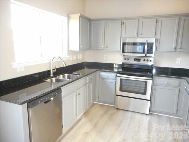 Building Photo - 6611 Flat Creek Dr